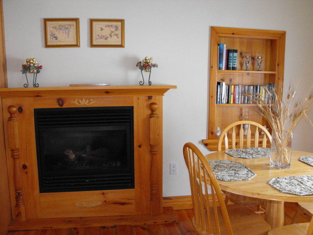 Dewar'S Inn And Cottages Prescott Екстериор снимка